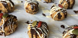 Atıştırmalık, insanlar arasında kısa süreli ve pratik beslenmenin vazgeçilmez bir parçasıdır. Tarih boyunca farklı kültürlerde farklı atıştırmalık çeşitleri geliştirilmiştir. Antik çağlardan günümüze kadar taşınan bu pratik besinler, hem doyurucu hem de enerji verici özellikleri ile ön plana çıkmıştır. Konulu bir haber görseli.