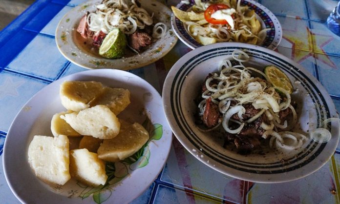 Burundi mutfağı, Doğu Afrika’nın özgün ve renkli mutfak kültürlerinden biridir. Ülkenin verimli tarım alanları, göl ve nehir kaynakları sayesinde hem bitkisel hem de hayvansal gıdalar açısından oldukça zengindir. Burundi mutfağı, tarih boyunca farklı toplulukların etkisiyle şekillenmiş ve geleneksel lezzetleri modern tariflerle harmanlamıştır. Konulu bir haber görseli.