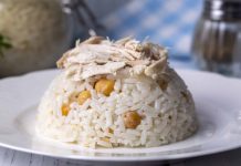 Pilav, Türk mutfağının vazgeçilmez yemeklerinden biridir ve hemen her evin sofralarında özel bir yere sahiptir. Hem ana yemeklerin yanında garnitür olarak hem de tek başına doyurucu bir öğün olarak tüketilen pilav, farklı tariflerle çeşitlendirilerek damak tadına hitap eder. Dünya mutfaklarında da farklı şekillerde hazırlanan pilav, her kültürde kendine özgü pişirme yöntemleri ve malzemeleriyle zenginleşmiştir. Konulu bir haber görseli.