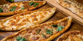Fırınlarda Pide ve Lahmacun Keyfiyle Geleneksel Tatlar Pide ve lahmacun, Türk mutfağının en sevilen lezzetlerinden ikisi olarak, yüzyıllardır sofralarda yerini koruyor. Özellikle taş fırınlarda pişirildiğinde elde edilen çıtır dokusu ve yoğun aromasıyla, bu iki hamur işi her yaştan insanın vazgeçilmezi haline gelmiştir. Hem pratik hem de doyurucu olmaları, onları günün her saati tüketilebilecek yemekler arasında üst sıralara taşır. Konulu bir haber görseli.