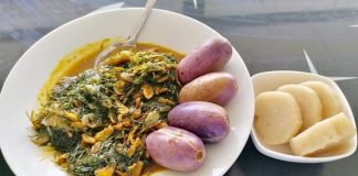 Gabon mutfağı, Orta Afrika’nın zengin kültürel çeşitliliğini sofralara taşıyan özgün bir mutfaktır. Ülke, Atlantik Okyanusu’na kıyısı ve tropikal iklimi sayesinde hem deniz ürünleri hem de tropikal bitkiler açısından oldukça zengindir. Gabon’un yemek kültürü, yerel halkın geleneksel pişirme yöntemleri ile Fransız mutfağından gelen etkilerin birleşiminden oluşur. Bu birleşim, Gabon sofralarına hem egzotik hem de zengin tatlar kazandırır. Konulu bir haber görseli.