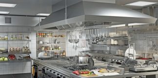 İnsanlık tarihi boyunca yemek sadece bir ihtiyaç değil aynı zamanda bir kültür taşıyıcısı olmuştur. Tarif denildiğinde akla yalnızca yemek hazırlama yöntemi değil, nesiller boyu aktarılan bir miras gelir. Eski uygarlıklardan günümüze kadar ulaşan yazılı veya sözlü tarifler, toplumların yaşam biçimini, inançlarını ve alışkanlıklarını yansıtır. Özellikle Anadolu gibi köklü bir coğrafyada her yörenin kendine özgü tarifleri bulunur ve bu tarifler adeta o bölgenin kimliği haline gelir. Konulu bir haber görseli.