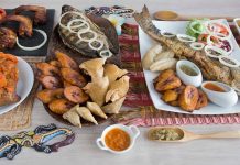 Kamerun, Afrika’nın en zengin mutfak kültürlerinden birine sahiptir. Ülkenin coğrafi yapısı, tropikal iklimi ve çok sayıda etnik grubun bir arada yaşaması, Kamerun mutfağı için son derece geniş bir çeşitlilik sunar. Farklı bölgelerde yaşayan toplulukların yemek alışkanlıkları birbirinden farklıdır. Bu farklılıklar, ülkenin kuzeyinden güneyine, batısından doğusuna kadar sofralara yansıyan çok renkli bir gastronomi tablosu ortaya çıkarır. Baharatların bolca kullanılması, taze sebze ve kök bitkilerin yemeklerde sıkça yer alması Kamerun sofralarının karakteristik özelliklerinden biridir. Konulu bir haber görseli.