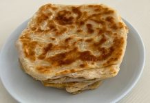 Katmer, özellikle Anadolu ve Güneydoğu mutfaklarının vazgeçilmez hamur tatlarından biridir. İnce açılan hamurun kat kat yoğrulup pişirilmesiyle elde edilen bu lezzet, hem kahvaltı sofralarının hem de çay saatlerinin olmazsa olmazlarından biridir. Katmer, fırınlama veya sacda pişirme teknikleriyle hazırlanabilir, her yöntemde kendine özgü dokusunu ve lezzetini korur. Konulu bir haber görseli.