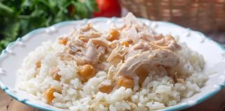 Pilav, dünya mutfaklarının vazgeçilmez yemeklerinden biridir ve özellikle Türk mutfağında özel bir yere sahiptir. Farklı pirinç çeşitleri, pişirme teknikleri ve lezzet artırıcı malzemelerle hazırlanan pilav tarifleri, her sofraya hem lezzet hem de görsel zenginlik katar. Pilav, hem ana yemeklerin yanında tamamlayıcı olarak hem de tek başına doyurucu bir seçenek olarak tercih edilir. Sağlıklı ve dengeli beslenmede de önemli bir yer tutan pilav, farklı kültürlerde pek çok farklı formda karşımıza çıkar. Konulu bir haber görseli.