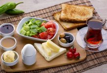Sabah yemeği düzenli bir şekilde tüketildiğinde gün boyu daha verimli ve enerjik hissetmek mümkündür.