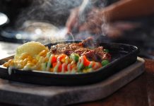 Sıcak yemekler, özellikle kış aylarında veya soğuk havalarda hem iç ısıtan hem de enerji veren bir öğün sunar. İnsanlar genellikle öğle ve akşam yemeklerinde sıcak tarifleri tercih ederek gün boyunca ihtiyacı olan enerjiyi karşılıyor.