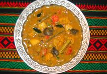 Sindhi Mutfağı, Pakistan’ın Sindh bölgesine özgü geleneksel yemek kültürünü yansıtır. Bu mutfak, bölgenin tarım ve nehir kaynaklarından beslenen zengin malzemelerle şekillenmiştir. Sindhi Mutfağı, hem günlük sofralarda hem de özel kutlamalarda çeşitlilik ve lezzet sunar. Konulu bir haber görseli.