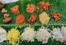 Telugu Mutfağı Telugu Mutfağı, Hindistan’ın Andhra Pradesh ve Telangana bölgelerine özgü geleneksel bir yemek kültürünü yansıtır. Bu mutfak, baharatlı yemekler, pirinç ve baklagillerin yoğun kullanımı ile bilinir. Telugu Mutfağı, günlük sofralardan özel kutlamalara kadar geniş bir yelpazede yemek seçenekleri sunar. Konulu bir haber görseli.