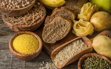 Pre-workout beslenme, antrenman öncesinde vücudu fiziksel ve zihinsel olarak egzersize hazırlamayı amaçlayan beslenme düzenini ifade eder. Spor performansının yalnızca yapılan antrenmanla değil, bu antrenmana nasıl hazırlandığınızla da doğrudan ilişkili olduğu bilinmektedir. Pre-workout beslenme, kasların ihtiyaç duyduğu enerjiyi sağlamak, odaklanmayı artırmak ve antrenman sırasında yaşanabilecek performans düşüşlerini en aza indirmek için büyük önem taşır. Konulu bir haber görseli.