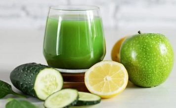 Sıvı diyeti, özellikle kısa süreli detoks programları ve sindirim sistemini rahatlatmak amacıyla tercih edilen bir beslenme yaklaşımıdır. Bu diyet, katı gıdalar yerine sıvı diyeti kapsamındaki çorbalar, smoothieler, taze meyve ve sebze suları ile uygulanır. Vücudu toksinlerden arındırırken enerji seviyelerini dengelemeye yardımcı olur. Düzenli uygulandığında metabolizmayı destekler, bağışıklık sistemini güçlendirir ve sindirimi kolaylaştırır. Konulu bir haber görseli.