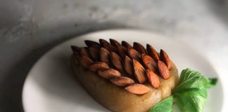 Türkiye’nin yüzyıllardır yaşattığı en özel tatlılardan biri olan un helvası, hem sade malzemeleri hem de taşıdığı anlamlarla kültürümüzde önemli bir yere sahip olmaya devam ediyor. Sadece bir tatlı olmaktan çok daha fazlası olan bu lezzet, anma günlerinden mutlu kutlamalara, mevlitlerden özel aile toplantılarına kadar pek çok anda kendine yer buluyor. Bu yönüyle un helvası, Anadolu’nun hem duygusal hem de tarihsel hafızasında yer etmiş nadir tatlılardan biri olma özelliğini taşıyor. Konulu bir haber görseli.