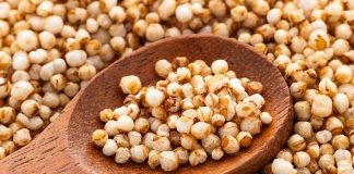Amarant İle Geleneksel Tahıllara Alternatif Doğal Bir Seçim Son yıllarda beslenme alışkanlıklarında yaşanan değişim, daha önce az bilinen ancak köklü bir geçmişe sahip olan bazı besinleri yeniden gündeme taşıyor. Bu besinlerin başında gelen amarant, özellikle doğal beslenme ve dengeli öğün arayışında olan bireylerin dikkatini çekiyor. Tarihsel olarak Orta ve Güney Amerika’da yaygın şekilde kullanılan amarant, günümüzde modern mutfaklarda da kendine yer bulmaya başlamış durumda. Konulu bir haber görseli.
