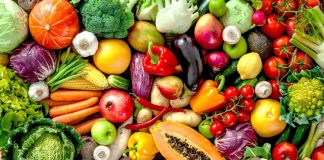 Günümüzde bireylerin yaşam tarzları hızla değişirken, beslenme alışkanlıkları da bu dönüşümden payını alıyor. Özellikle şehir yaşamının getirdiği stres, hazır gıda tüketimi ve çevresel kaygılar, insanları daha bilinçli tercihlere yöneltiyor. Bu noktada organik beslenme, sağlıklı yaşamın temel taşlarından biri olarak öne çıkıyor. Kimyasal katkı maddelerinden uzak, doğaya saygılı üretim süreçleriyle elde edilen gıdalar, yalnızca bir trend değil, uzun vadeli bir yaşam biçimi olarak görülüyor. Konulu bir haber görseli.